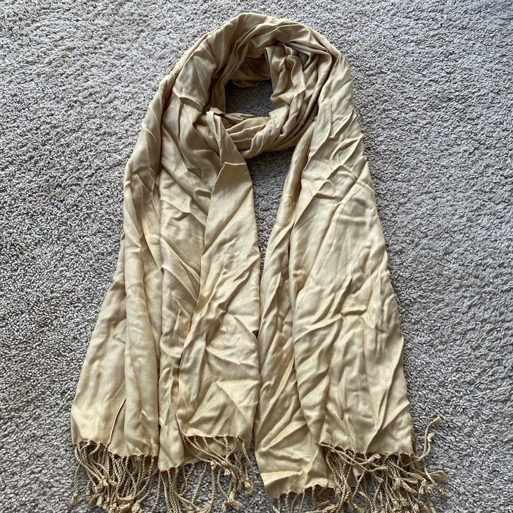 BRAND NEW gold scarf